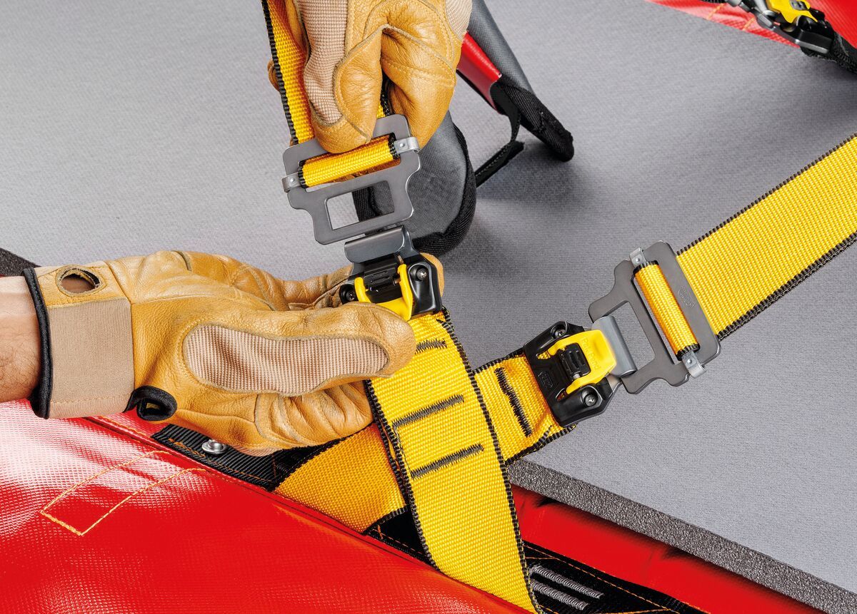 Petzl NEST mentőhordágy - brlangi illetve szűk helyekről történő mentéshez