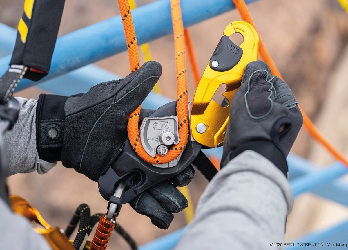 Petzl RIG® Repairable – Professzionális önfékező ereszkedő ipari alpintechnikához (yellow)