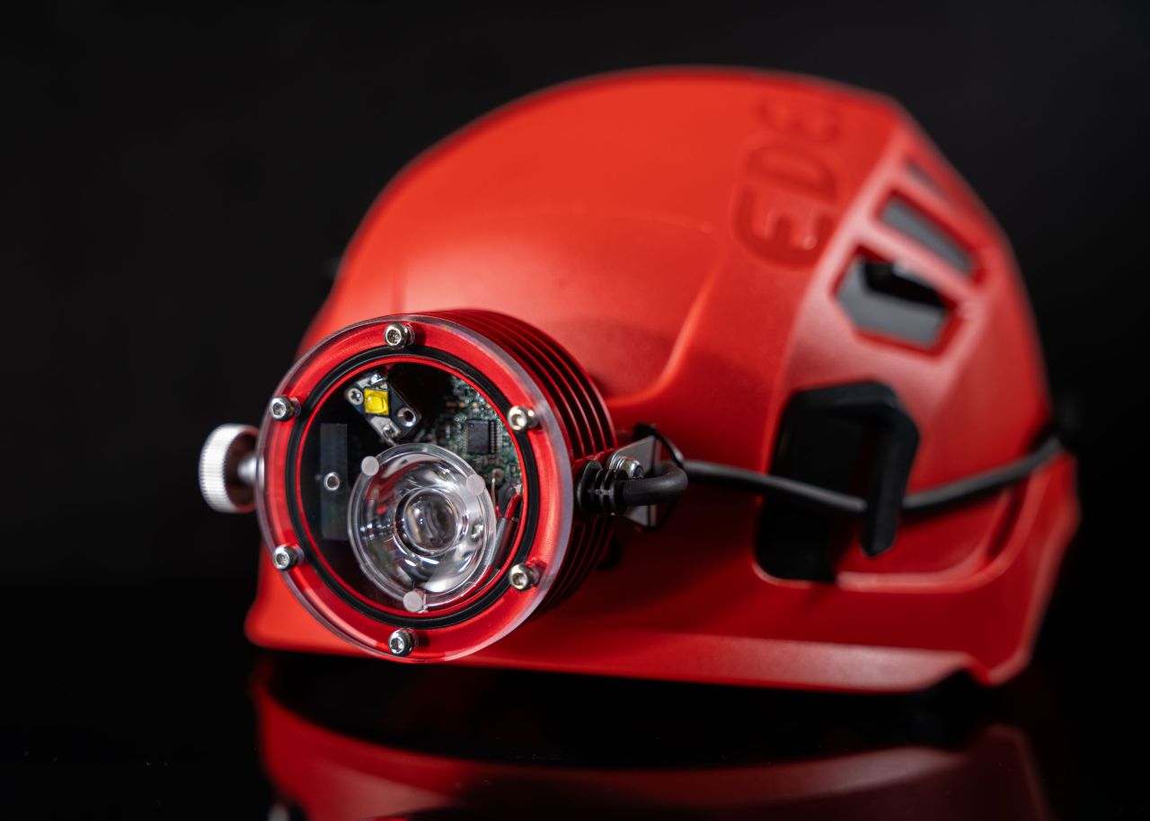 Scurion® 1500 Speleo Set- sisak és fejlámpa